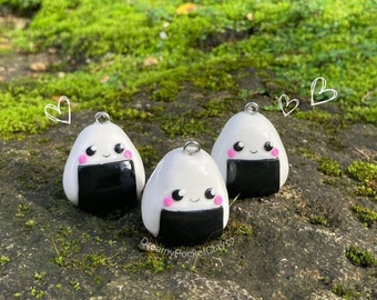 Adorabile ciondolo Onigiri fatto a mano, portachiavi in argilla polimerica, carino, kawaii, regalo