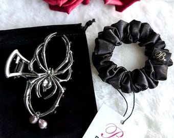 Conjunto de pinza para el cabello estilo araña gótica y coletero de satén negro, regalo alternativo oscuro y glamuroso.