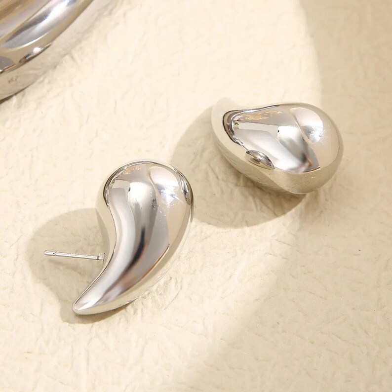 18K Gold Teardrop Earrings Water Rain Drop Shape Statement Minimal ...