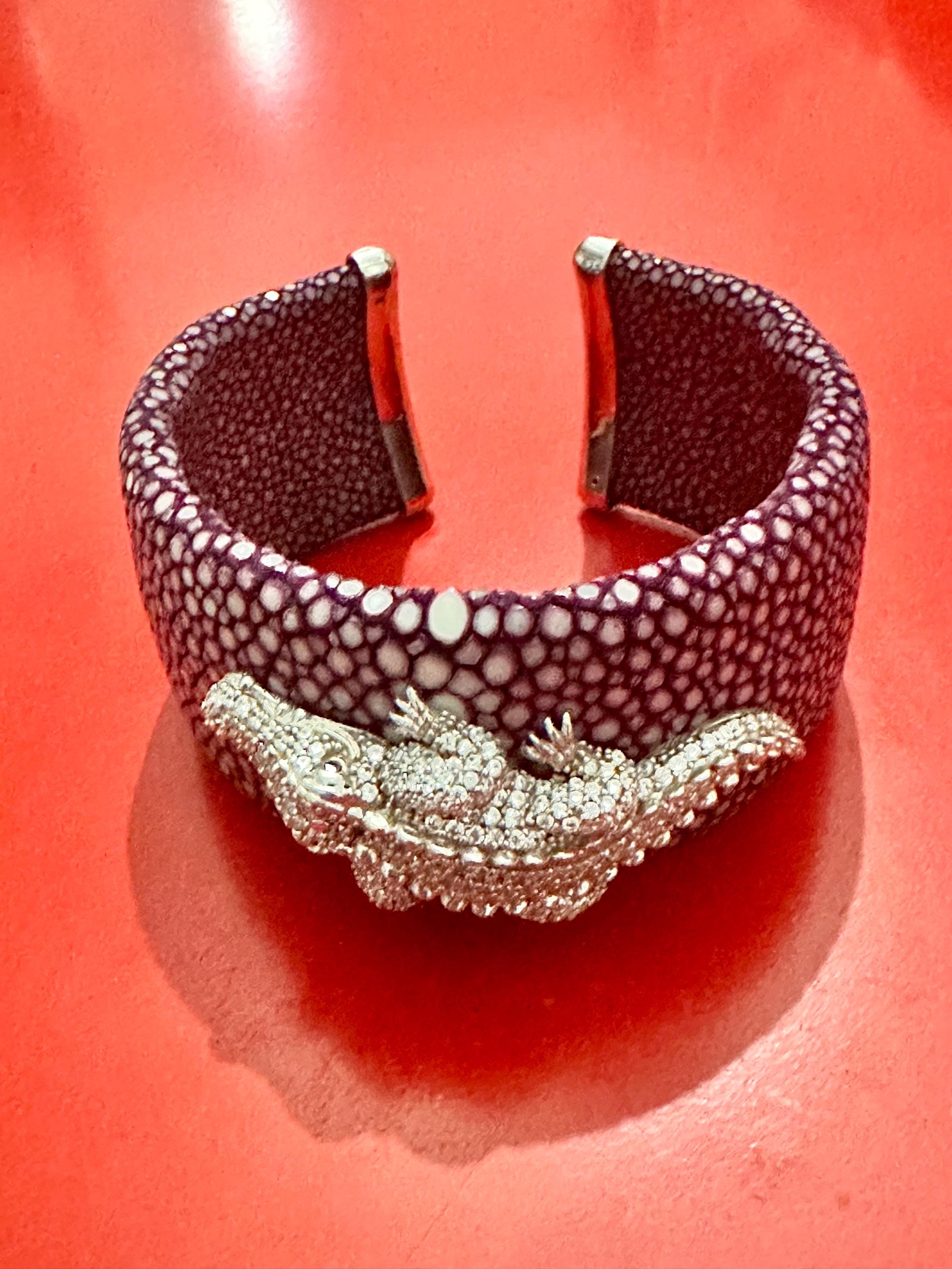 Crocodile Power Bracelet Stingray Leather Spirit Design Silver and