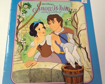Walt Disney's Snow White And The Seven Dwarfs Deluxe Paper Doll 1991 UNUSED