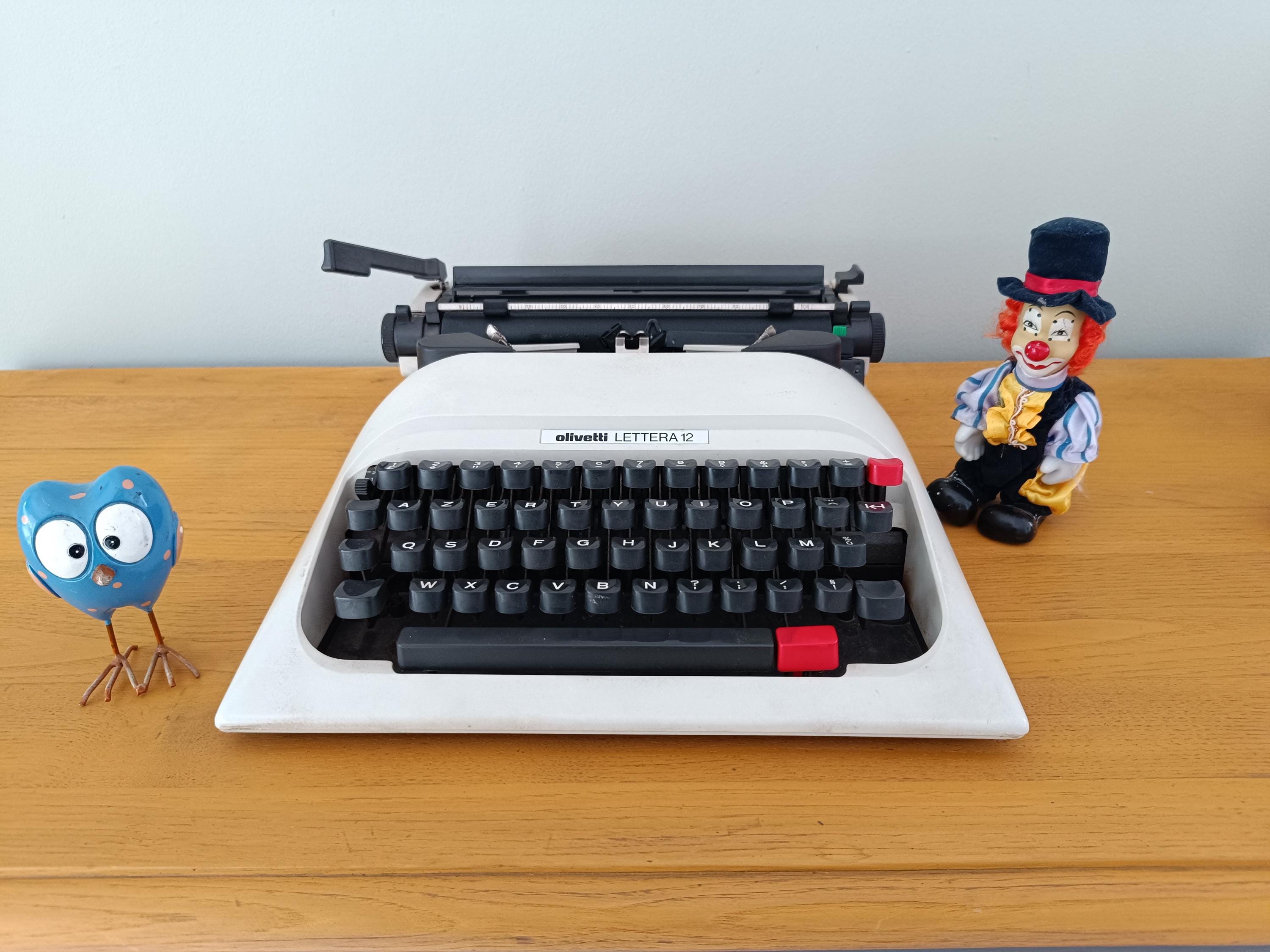 【印字可能】タイプライター olivetti LETTERA 12 オリベッティ 動作品！オリベッティ レッテラ 12 タイプライター lettera 12
