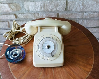Téléphone a cadran Socotel S63 de couleur beige