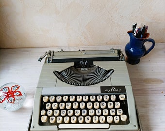 Rooy portable typewriter