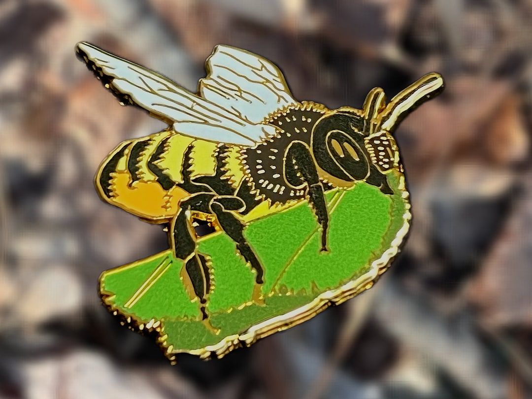 Leafcutter Bee Enamel Pin - Etsy