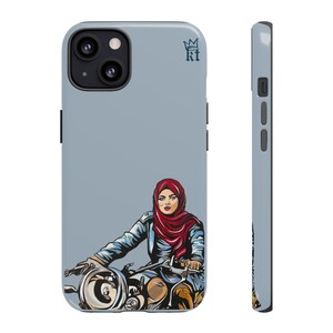 Funda para teléfono Bint Al-Riyah con diseño de motocicleta de inspiración árabe en azul claro - Regalos para mujeres, fundas resistentes, Ramadán, Eid