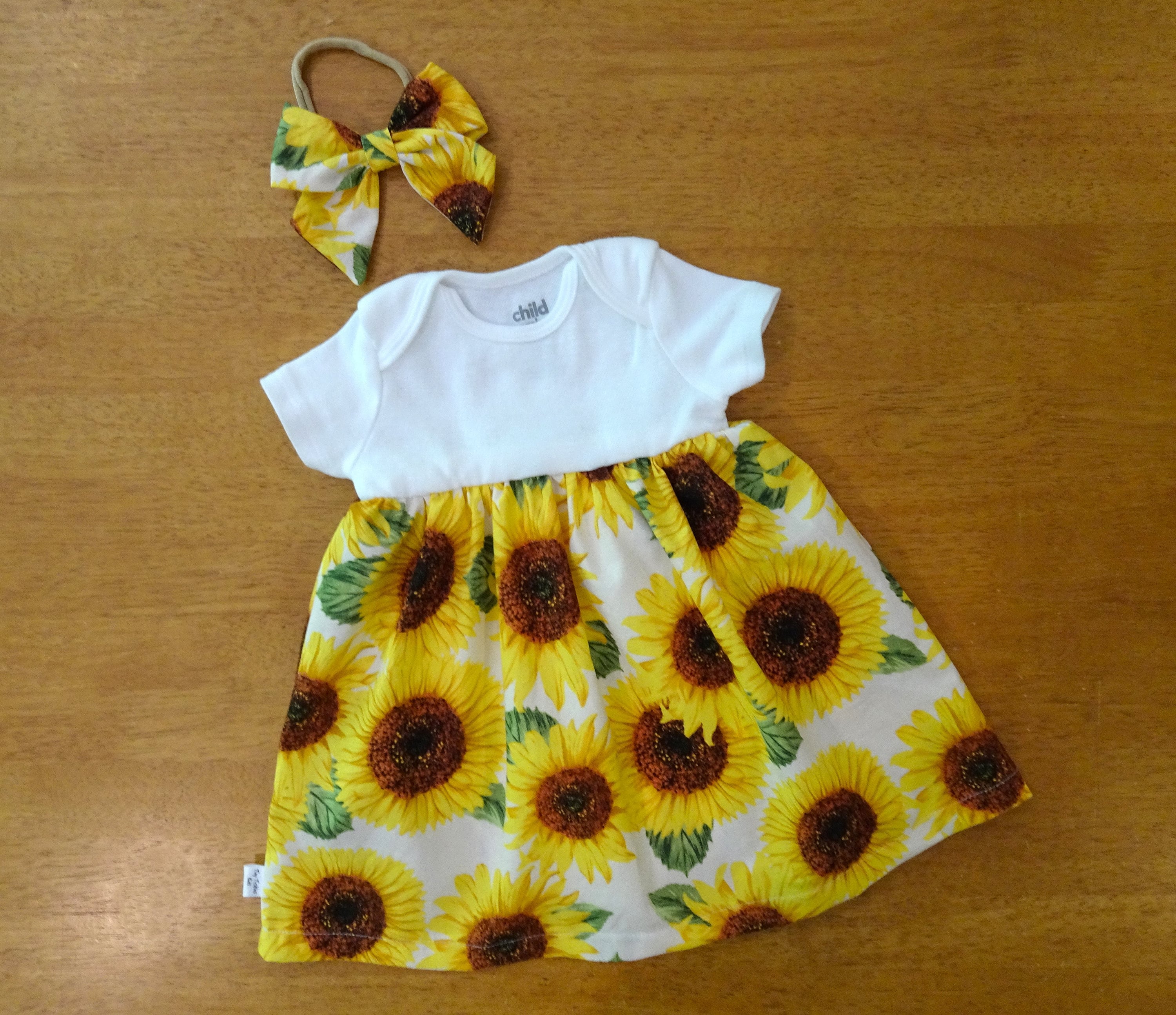 Sunflower Baby Dress and Bow, Fall Infant Dress, Newborn Sunflower Outfit, Bodysuit Dress, Baby Girl Sunflowers, Fall Baby Girl, Fall Photos