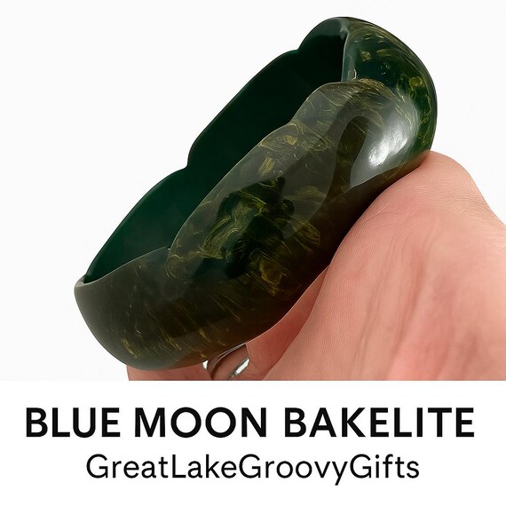 Rare Blue Moon Bakelite Scalloped Bangle – Marbled Gr… - Gem