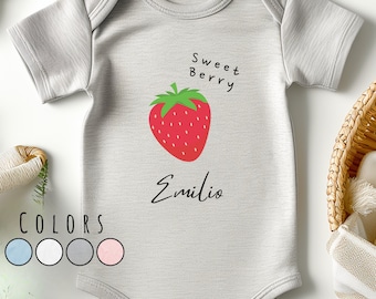Jordgubbs babysparkdräkt, personlig babybody, presentinslagning för födelsedag, present till blivande föräldrar, babysparkdräkt, Baby 2024-body