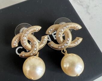 Authentic vintage Chanel pearl earrings