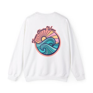 Für immer jagen Wellen Sweatshirt mit Rundhalsausschnitt