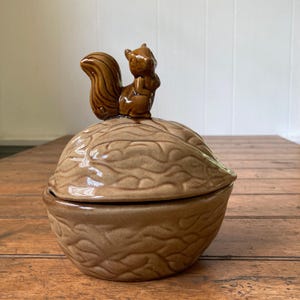Vintage Squirrel Nut Dish. Glazed Ceramic Candy Bowl. Lidded Trinket Box. Kitchen Decor. Woodland Creature Decor.