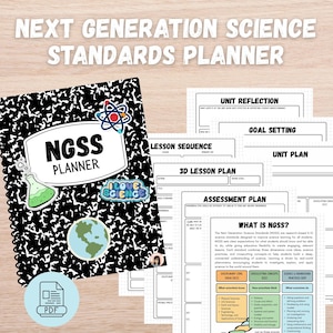 Puede incluir: Un planificador de Estándares de Ciencias de Próxima Generación (NGSS) con una cubierta de cuaderno de composición en blanco y negro. La cubierta presenta el texto "NGSS PLANNER" y pegatinas con temática científica. Varias páginas con texto son visibles.