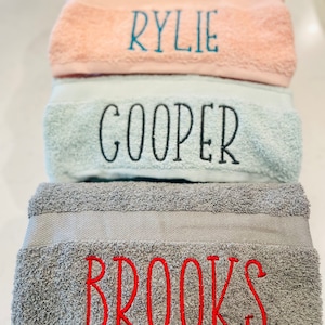 Personalized Bath Towel, Embroidered Towel, Monogrammed Bath Towel, Towel With Name