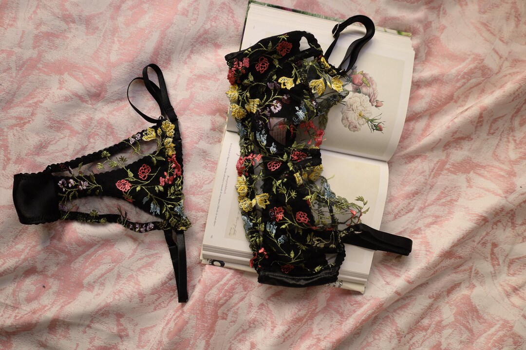Trend4us Floral Lace Embroidered Lingerie Set