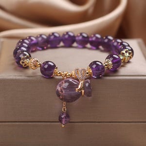 Braccialetto di perline viola per donna/Braccialetto con ciondolo a forma di sacchetto di denaro/Braccialetto di perline di ametista per ragazze/Braccialetto regolabile/Gioielli fatti a mano/Regalo per lei