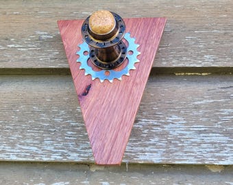Percha personalizada para abrigos, sombreros y cascos con forma de cubo de rueda de bicicleta: gancho de pared de madera y metal reciclado