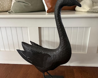 Estatua de ganso de metal vintage para jardín, decoración de patio, césped, porche, arte Hime de 26 pulgadas, atuendos para vestir