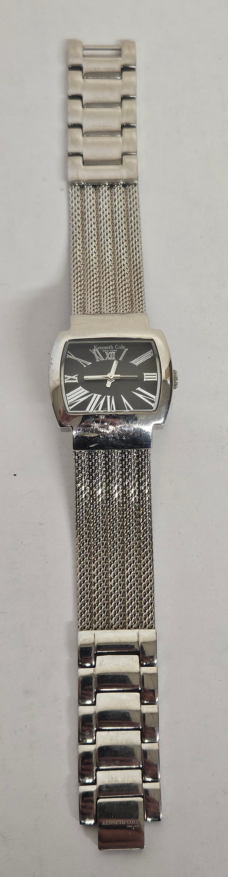 Bellissimo orologio da donna al quarzo tono argento Kenneth Cole