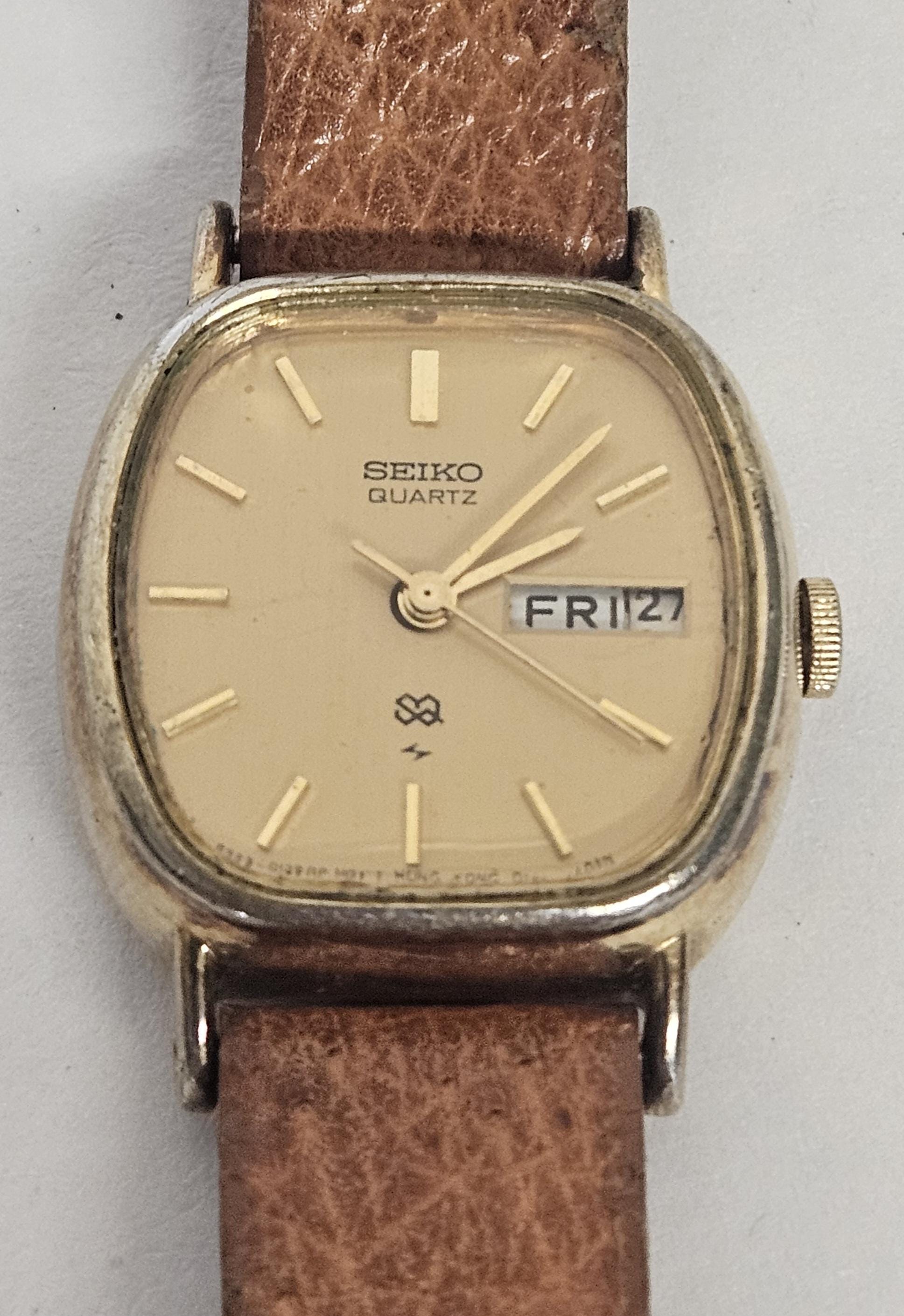 Vintage Seiko SQ Womens Gold Tone 8523-5009 Day/date Watch  display picture 2