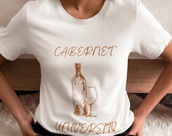 Maglietta grafica con scritta "Cabernet University Wine" - Divertente maglietta per gli amanti del vino