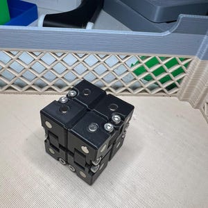 Over-Engineered Infinity Cube - Magnetic