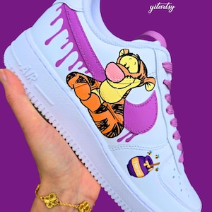 Aangepaste handgeschilderde Nike Air Force 1 sneakers - Winnie the Pooh Tigger Shoes - gepersonaliseerde sneakers met Disney-thema voor fans, cartoon sneaker