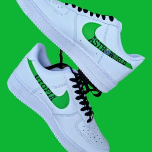 Custom Hand-Painted Nike Air Force 1 Sneakers with a realistic portrait of  Singer Travis Scott painted and his song Lyrics "Said ill be there in 10, but I got there in four"- Personalized Shoes for Music fans lovers- Travis Scott