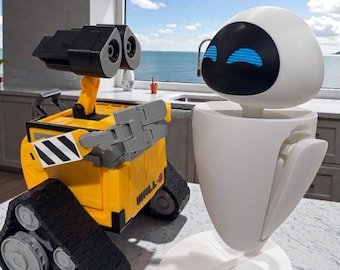 3D Printed WALL-E & EVE Figurines – Pixar-Inspired Robot Companions – Eco-Friendly Fan Art – Collectible Desk Decor