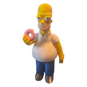 Figurina di Homer Simpson – Modello espositivo stampato in 3D / Posa a ciambella / Fan art dei Simpson / NON UN GIOCATTOLO