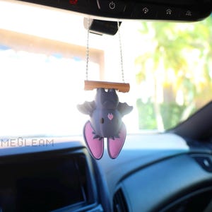 Bat Car Mirror Charm: Spooky Halloween Swinging Ornament
