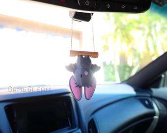 Bat Car Mirror Charm: Spooky Halloween Swinging Ornament