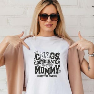 Chaos Coordinator Mommy-shirt, Mother's Day Mama-T-shirt, Mom Life Script-T-shirt