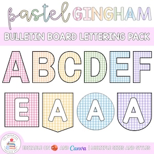 Puede incluir: Un paquete de letras para tablón de anuncios con el texto pastel GINGHAM BULLETIN BOARD LETTERING PACK. El conjunto incluye letras mayúsculas de la A a la F con patrones de cuadros vichy pastel y formas como cuadrados, círculos y banderines.