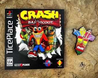 Crash Bandicoot 2,5” hård emaljstift med MAGNETISK Aku Aku-mask!