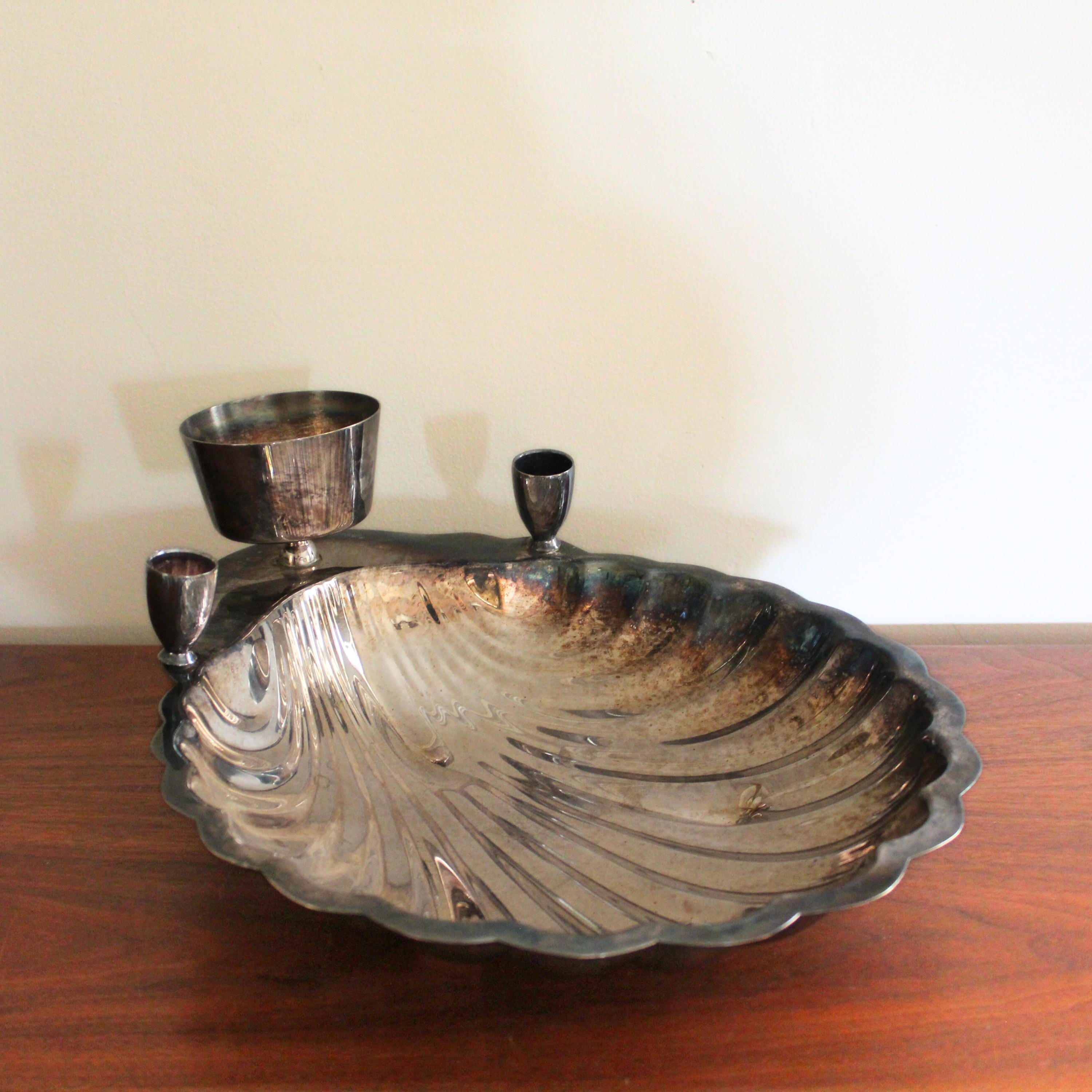 Prato de servir camarão e frutos do mar F.B. Rogers Silver Plate da década de 1940 - Design de concha de meados do século