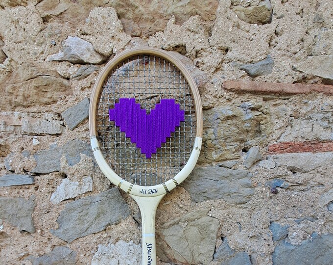 Vieille raquette de tennis en bois - Canada