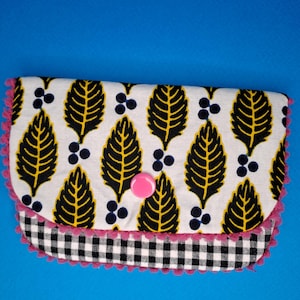 Porte-cartes OPHELIA - Collection COQUILLAGES et CRUSTACES - Modèle  "Black leaves and vichy"