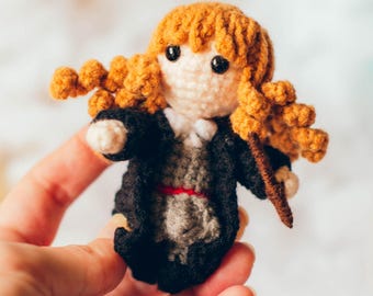 Clever Scholar Crochet Pattern: Mini Wizard Amigurumi (PDF)