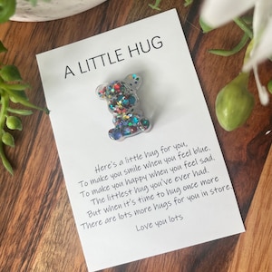 Petit ours en peluche Little Worry ~ Câlin de poche en résine, aide à combattre les sentiments violents, l'anxiété, le premier jour d'école, Worry Comfort Bear