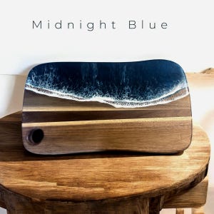 Unique Ocean Resin Charcuterie Board, Unique Gift for Couple, Wedding, Coastal Anniversary Gift, Hampton&#39;s Beach Decor, Gift For Her - Him