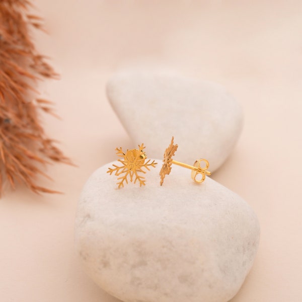 Snowflake Stud Earrings in Sterling Silver - Snow Earrings - Available in Three Finishes - Silver, Gold and Rose Gold - Dainty Snowflake