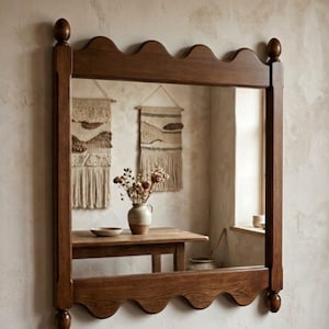 Handgefertigter gewellter Buchenholz-Spiegel, gewellter Rahmen im rustikalen Stil