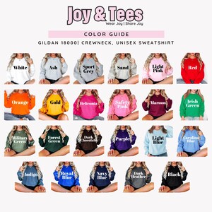Puede incluir: Gu&iacute;a de colores para sudaderas con cuello redondo unisex Gildan 18000. La gu&iacute;a muestra 18 opciones de colores diferentes, incluyendo blanco, ceniza, gris deportivo, arena, rosa claro, rojo, naranja, dorado, heliconia, rosa seguridad, granate, verde irland&eacute;s, verde militar, verde bosque, chocolate negro, morado, azul claro, azul Carolina, &iacute;ndigo, azul real, azul marino, gris oscuro y negro.