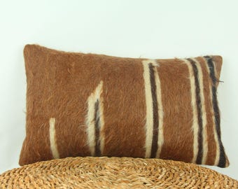Funda de almohada Kilim de 12x20 cm, color marrón, rayas, lana turca, lumbar, estilo bohemio rústico, neutro, decoración artesanal.