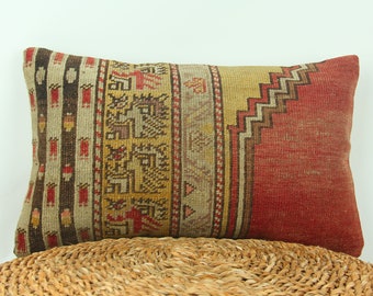 handmade Turkish pillows - pillows with motifs that reflect Turkish culture. hand woven pillow cases - vintage bohemian pillowcase