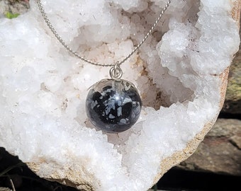 "Protection" pendant in Obsidian snowflakes apple shape handmade gift idea teacher teacher end of year