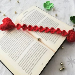 Crochet Heart Bookmark Pattern: Valentine Amigurumi (PDF Pattern)