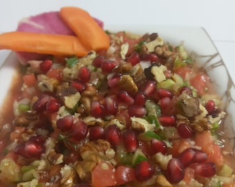 Receptkaart met granaatappel-walnotensalade, vers mediterraan afdrukbaar gerecht