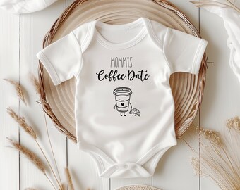 Baby / Baby Body / Personalisiert / Geschenk / Geburt / Geburtstag / mit Motiv / Name / Body / Coffee Date / Mommy / Schwangerschaft